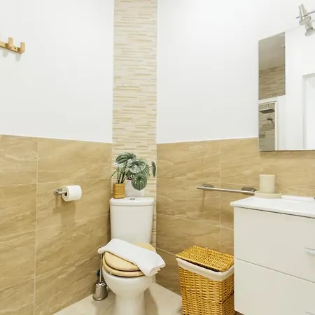 Bright And Comfortable- 2d 2b- Conde De Torrejon Apartment *