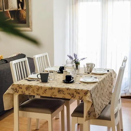 Bright And Comfortable- 2d 2b- Conde De Torrejon Apartment