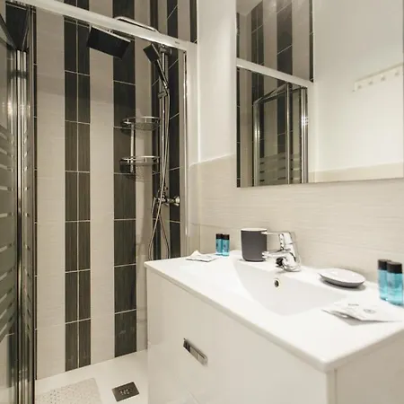 Bright And Comfortable- 2d 2b- Conde De Torrejon Apartment *