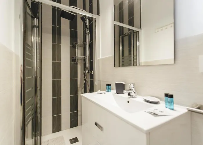Bright Stylish 2bd 2bth - Center 아파트 *